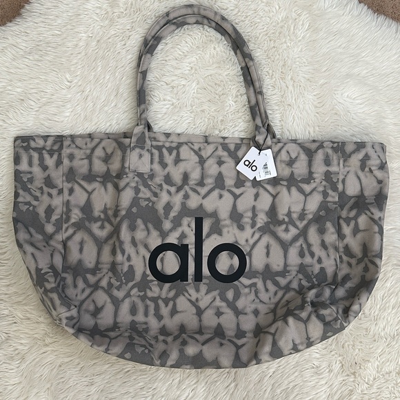 ALO Yoga Tye dye logo Tote Bag - Picture 1 of 2